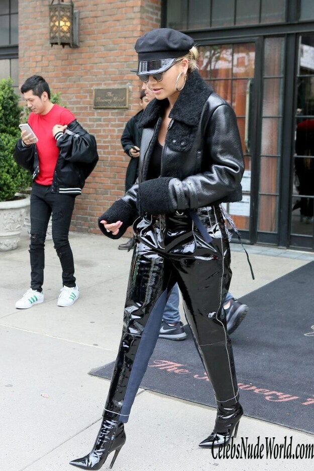 Rita Ora And Her Gorgeous Left Nipple 150926