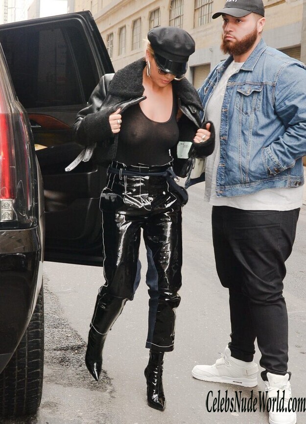 Rita Ora And Her Gorgeous Left Nipple 150944