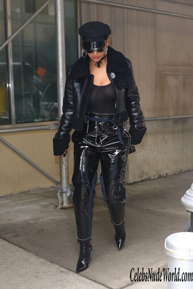 Rita Ora And Her Gorgeous Left Nipple 150988