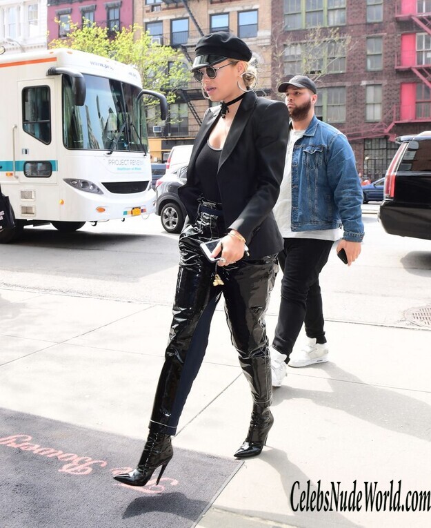 Rita Ora And Her Gorgeous Left Nipple 150997