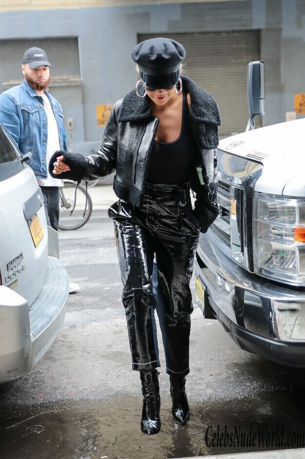 Rita Ora And Her Gorgeous Left Nipple 151026