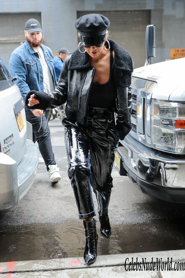 Rita Ora And Her Gorgeous Left Nipple 151027