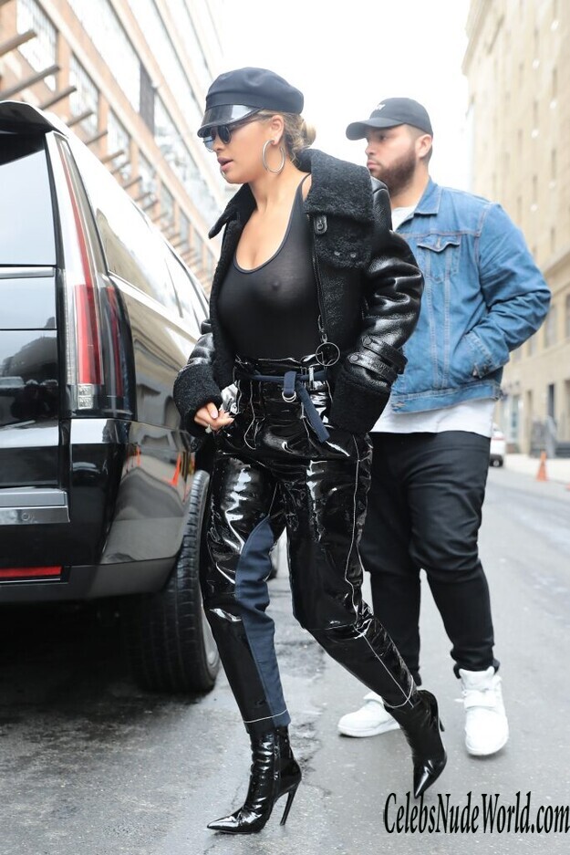 Rita Ora And Her Gorgeous Left Nipple 151039