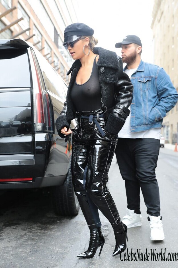 Rita Ora And Her Gorgeous Left Nipple 151040