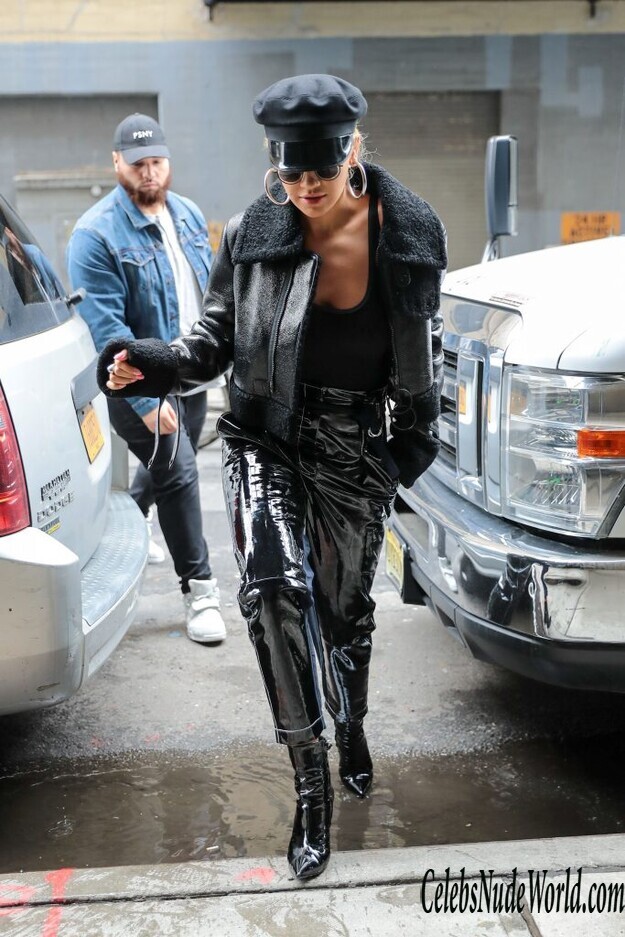 Rita Ora And Her Gorgeous Left Nipple 151046