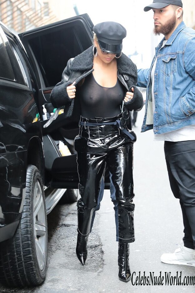 Rita Ora And Her Gorgeous Left Nipple 151071