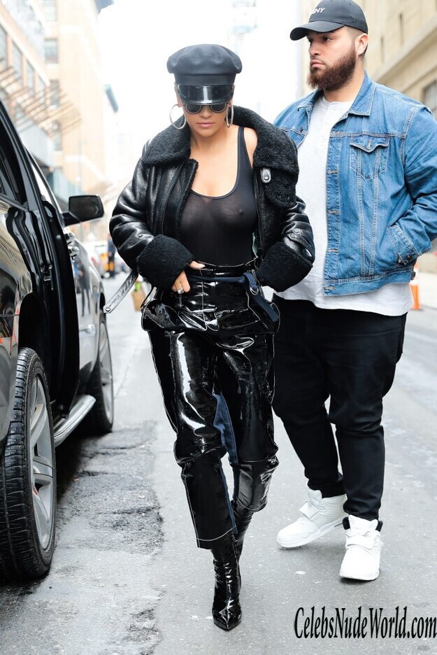 Rita Ora And Her Gorgeous Left Nipple 151073