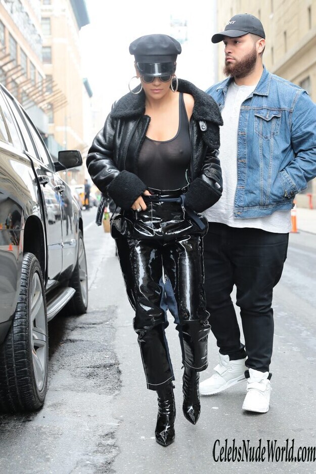 Rita Ora And Her Gorgeous Left Nipple 151074