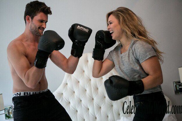 Ronda Rousey Topless pics 151409