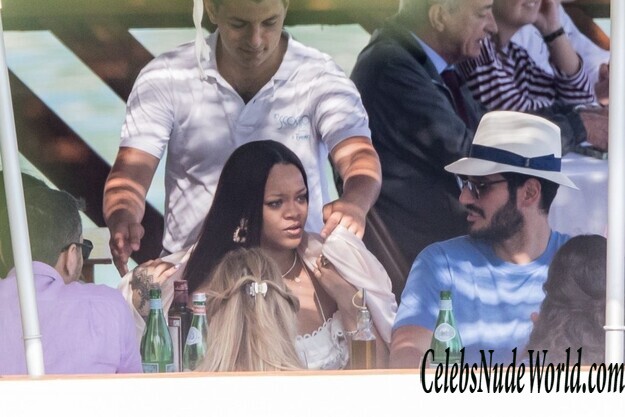 Rihanna Hot 151441