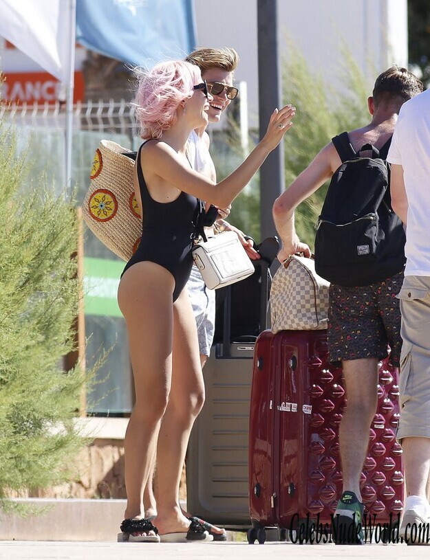 Pixie Lott Sexy 151788