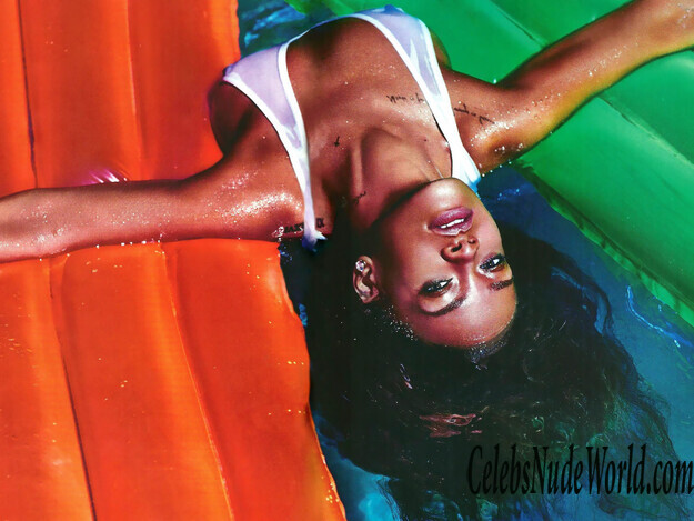 Sexy pics of Rihanna 151953