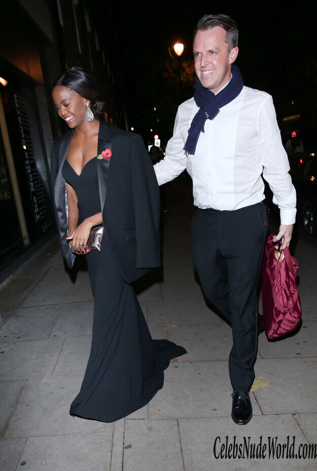 Oti Mabuse Cleavage 152040