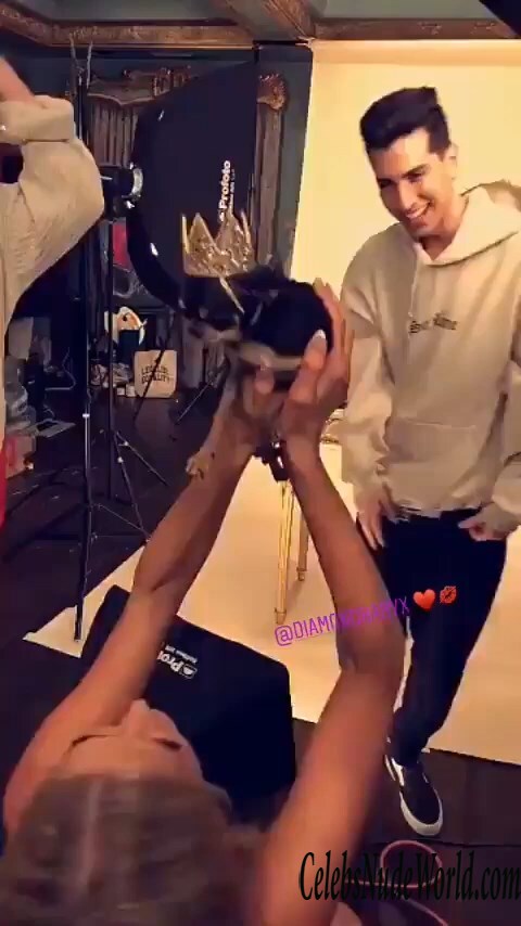 Paris Hilton Topless 152616