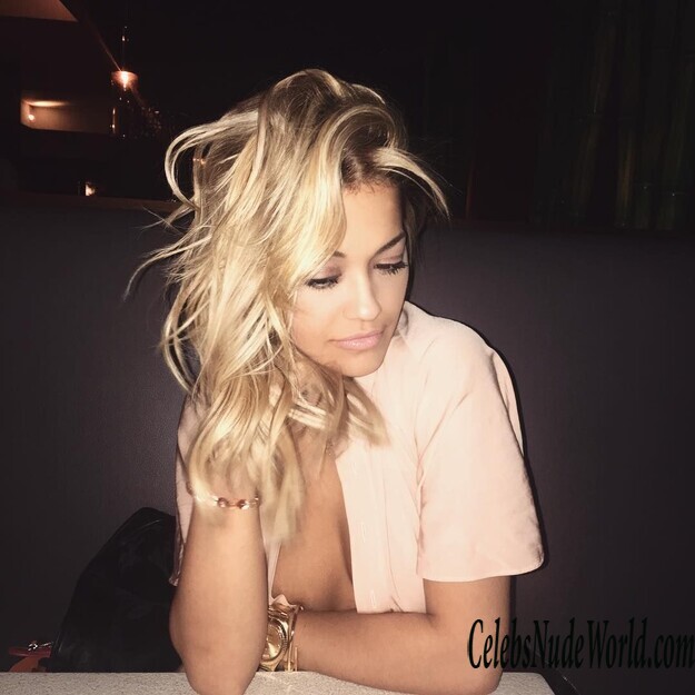 Rita Ora Nipslip Photos 152667