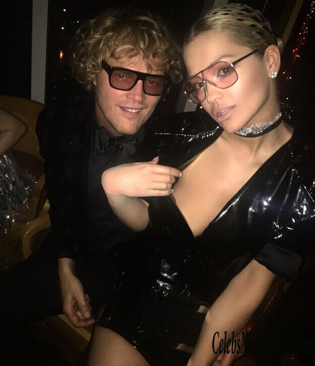 Rita Ora Nipslip Photos 152668