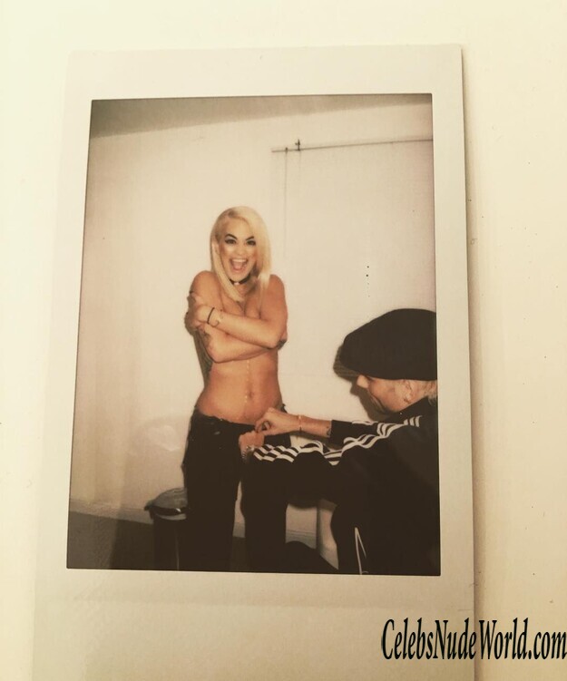 Topless pics of Rita Ora 153024