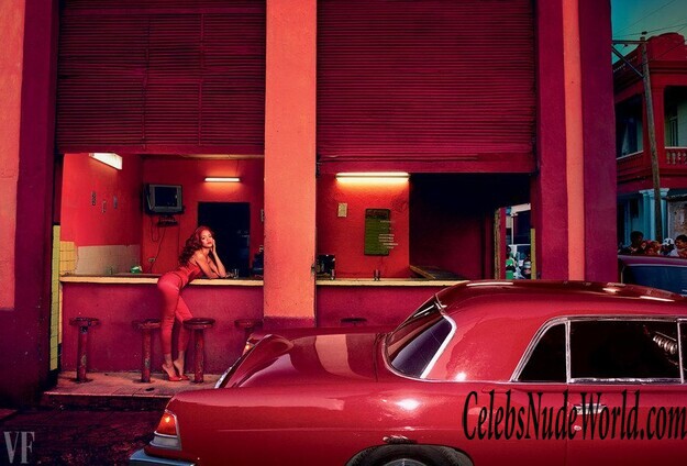 Rihanna Nude Photos 153237