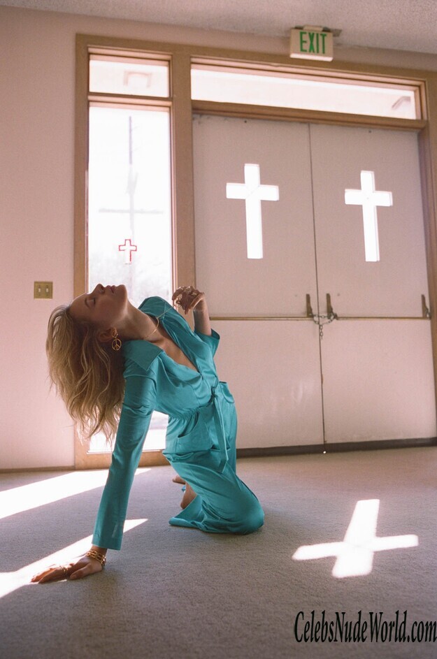 Paige Elkington Sexy 153318