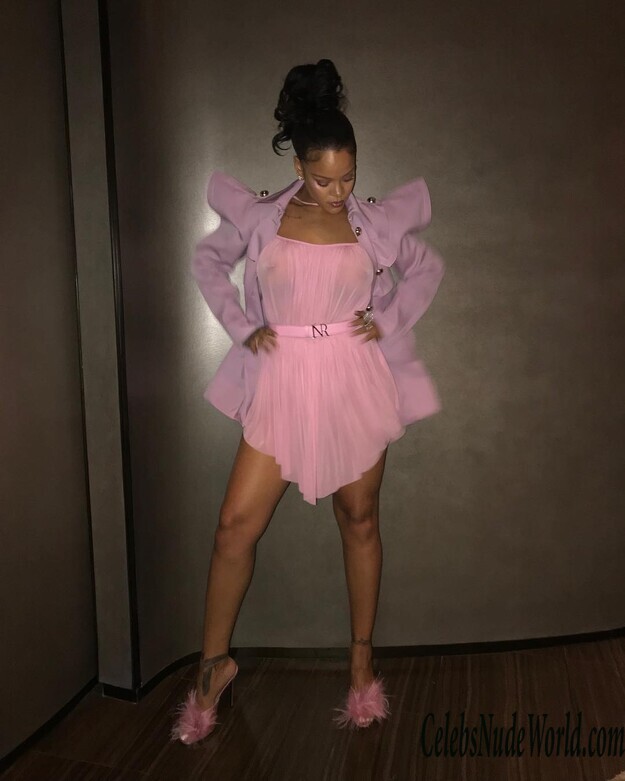 Rihanna See Through 153407