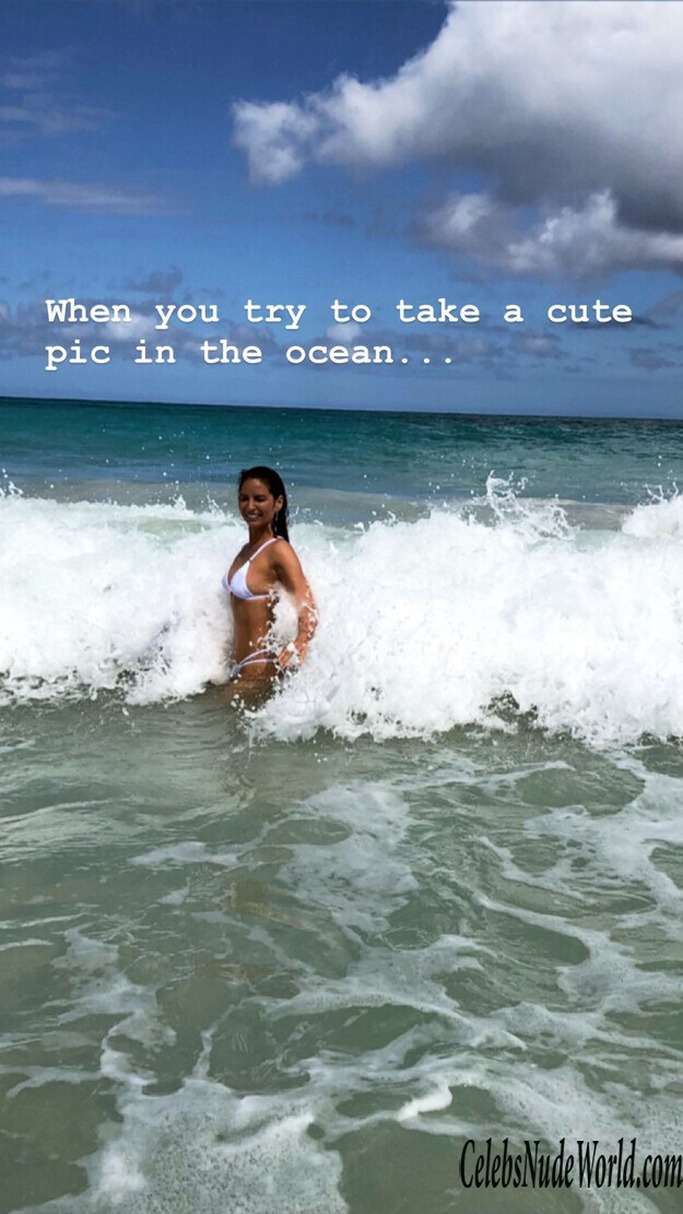 Olivia Munn Bikini 153420