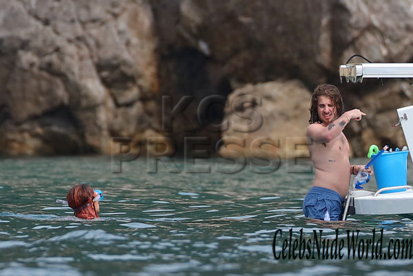 Rita Ora Topless 153481