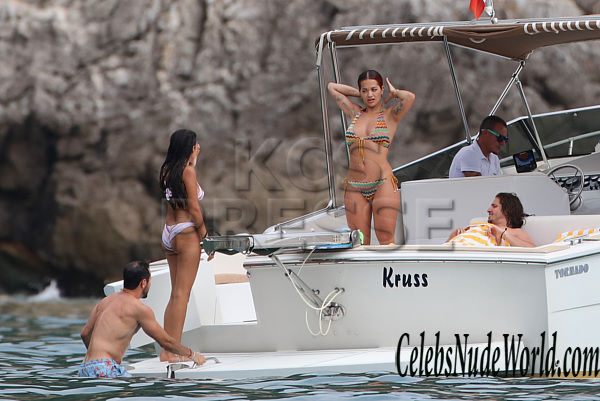 Rita Ora Topless 153500