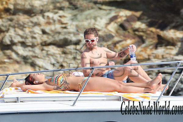 Rita Ora Topless 153512