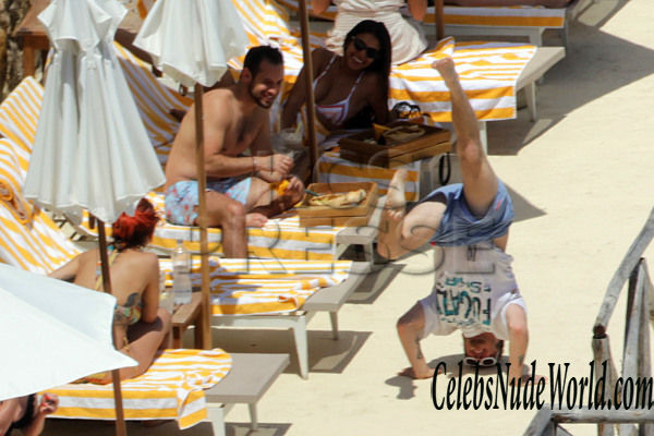 Rita Ora Topless 153520