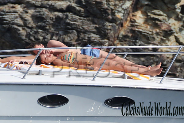 Rita Ora Topless 153527