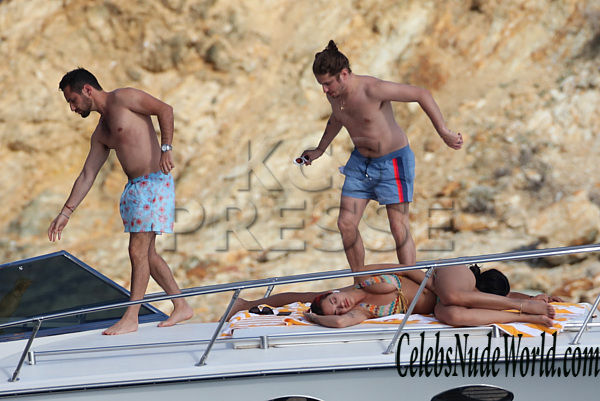 Rita Ora Topless 153545