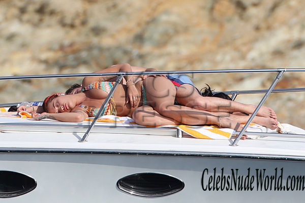 Rita Ora Topless 153551