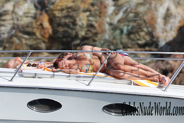 Rita Ora Topless 153553