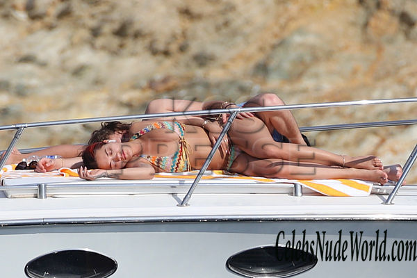 Rita Ora Topless 153557