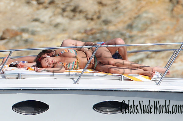 Rita Ora Topless 153559