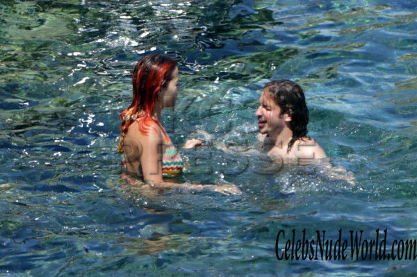 Rita Ora Topless 153586