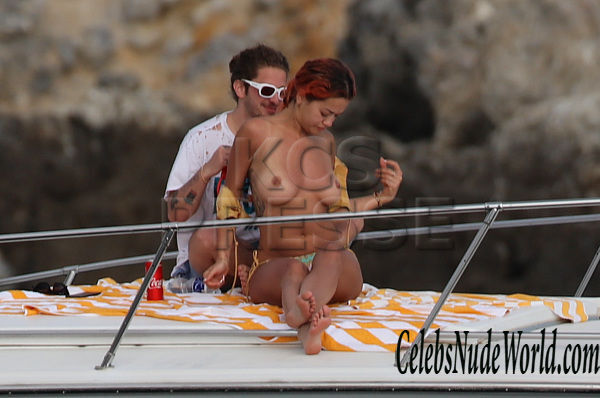 Rita Ora Topless 153595