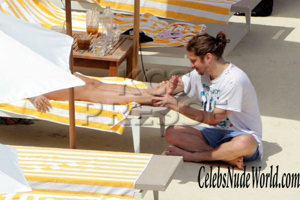 Rita Ora Topless 153618