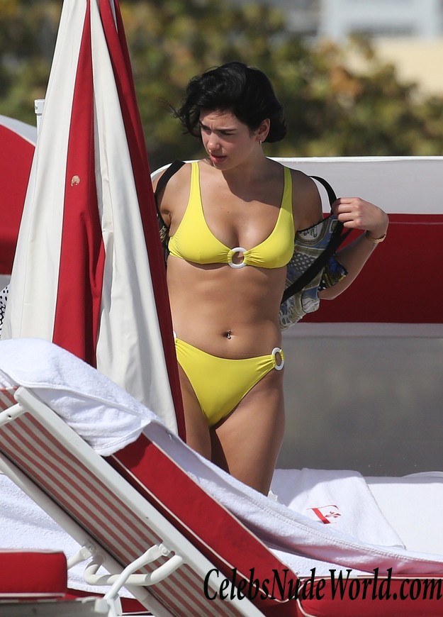 Dua Lipa Wearing A Bikini On The Beach In Miami 15368