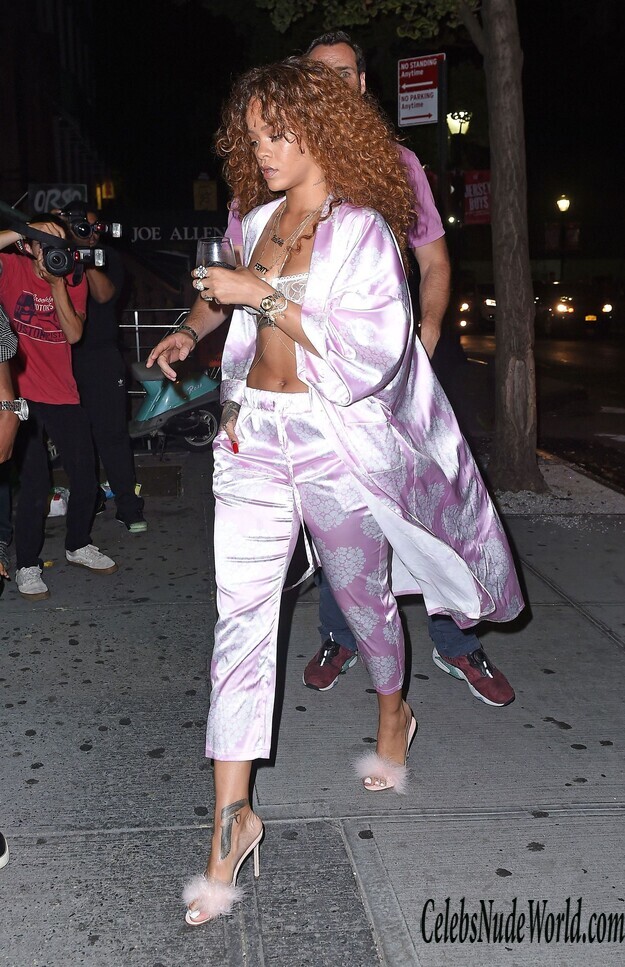 See through photos of Rihanna 153691