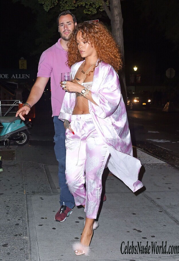See through photos of Rihanna 153692