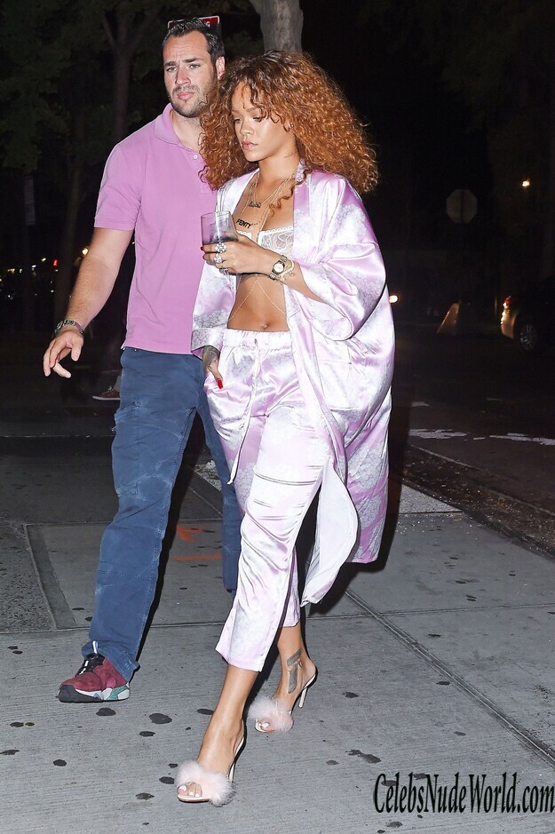 See through photos of Rihanna 153699