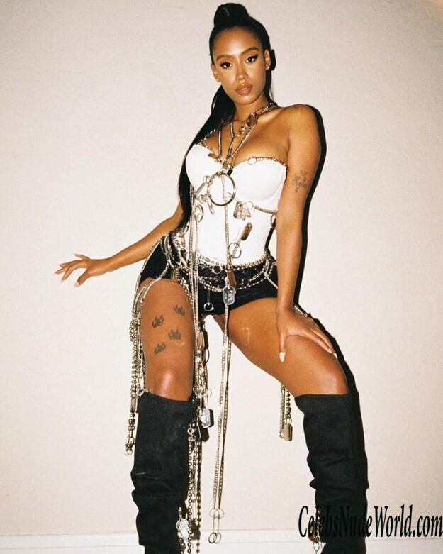 Raven Tracy Hot 153823