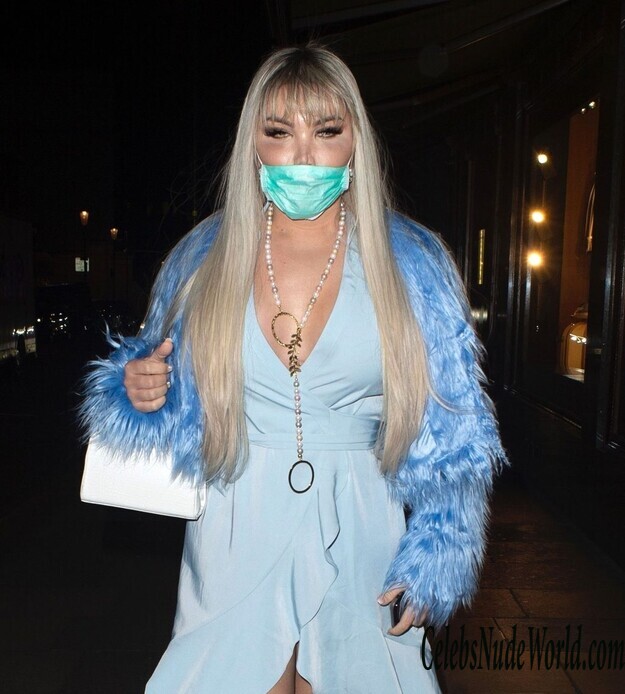 Roddy Alves Cleavage 153894