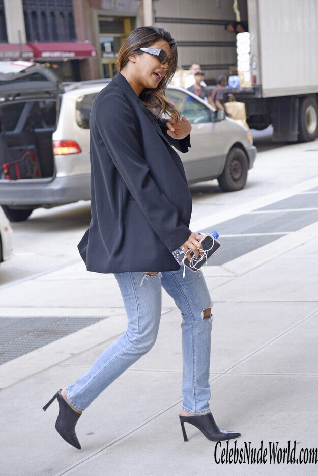 Priyanka Chopra Sexy 154031