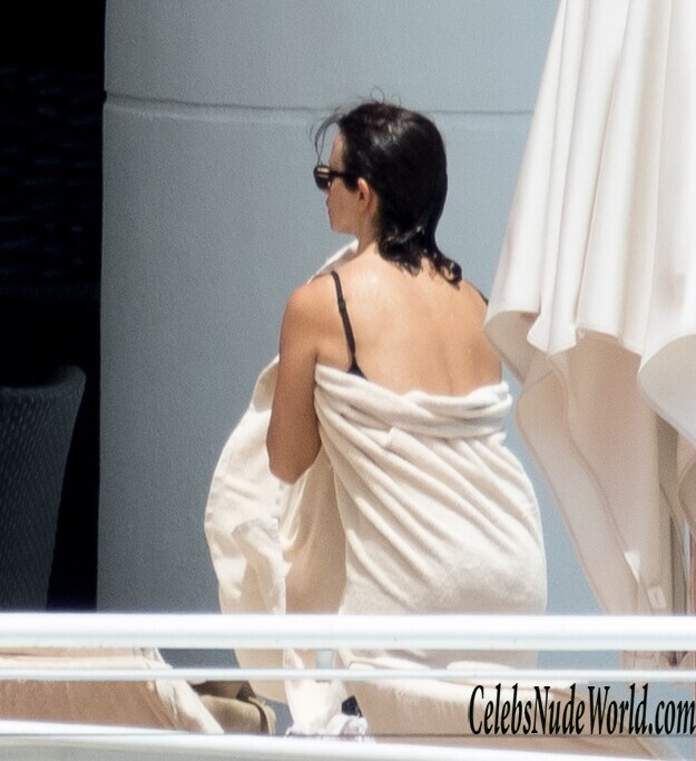 Penelope Cruz Is Our MILF Latina Of The Month 154623