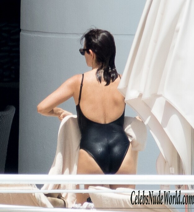 Penelope Cruz Is Our MILF Latina Of The Month 154635