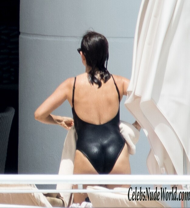 Penelope Cruz Is Our MILF Latina Of The Month 154636