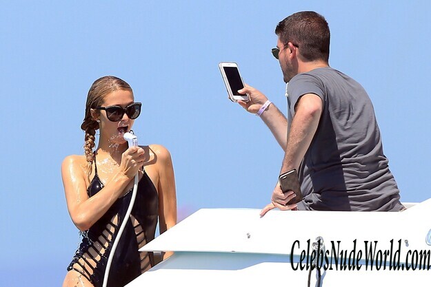 Paris Hilton Sexy Photos 154716