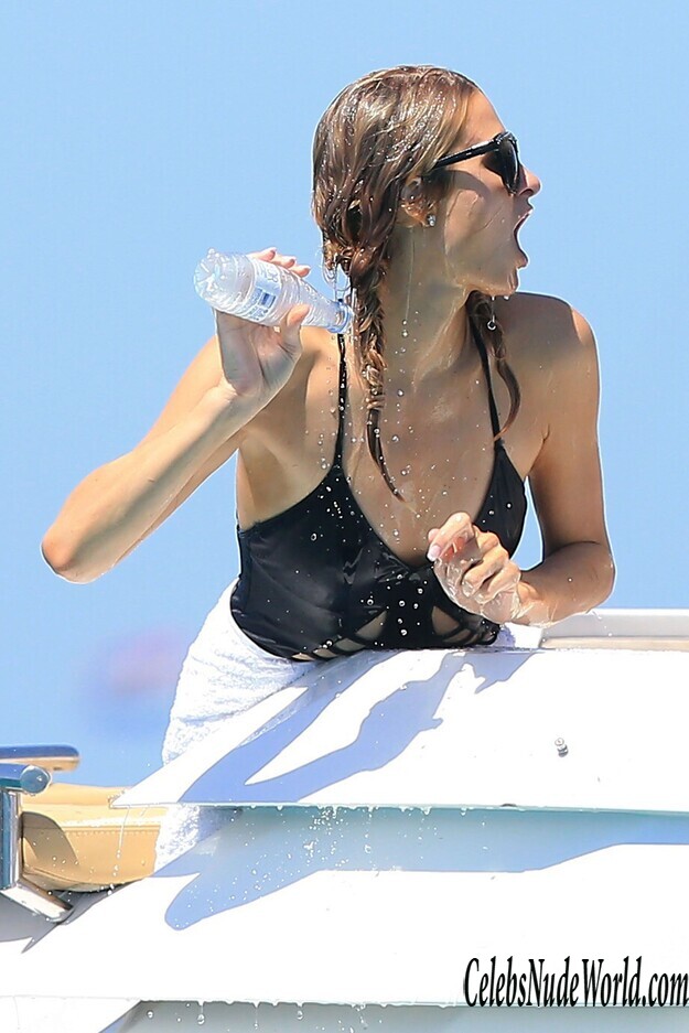 Paris Hilton Sexy Photos 154717